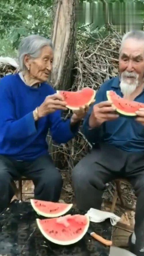 台湾婆婆吃瓜视频,揭秘娱乐圈幕后故事 第3张 台湾婆婆吃瓜视频,揭秘娱乐圈幕后故事 第3张